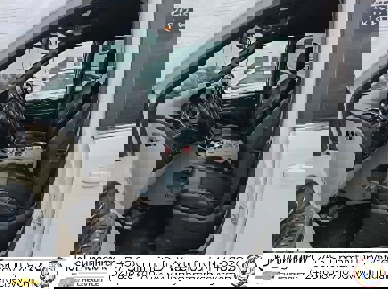 Used 2020 Dodge Grand Caravan SXT image 11