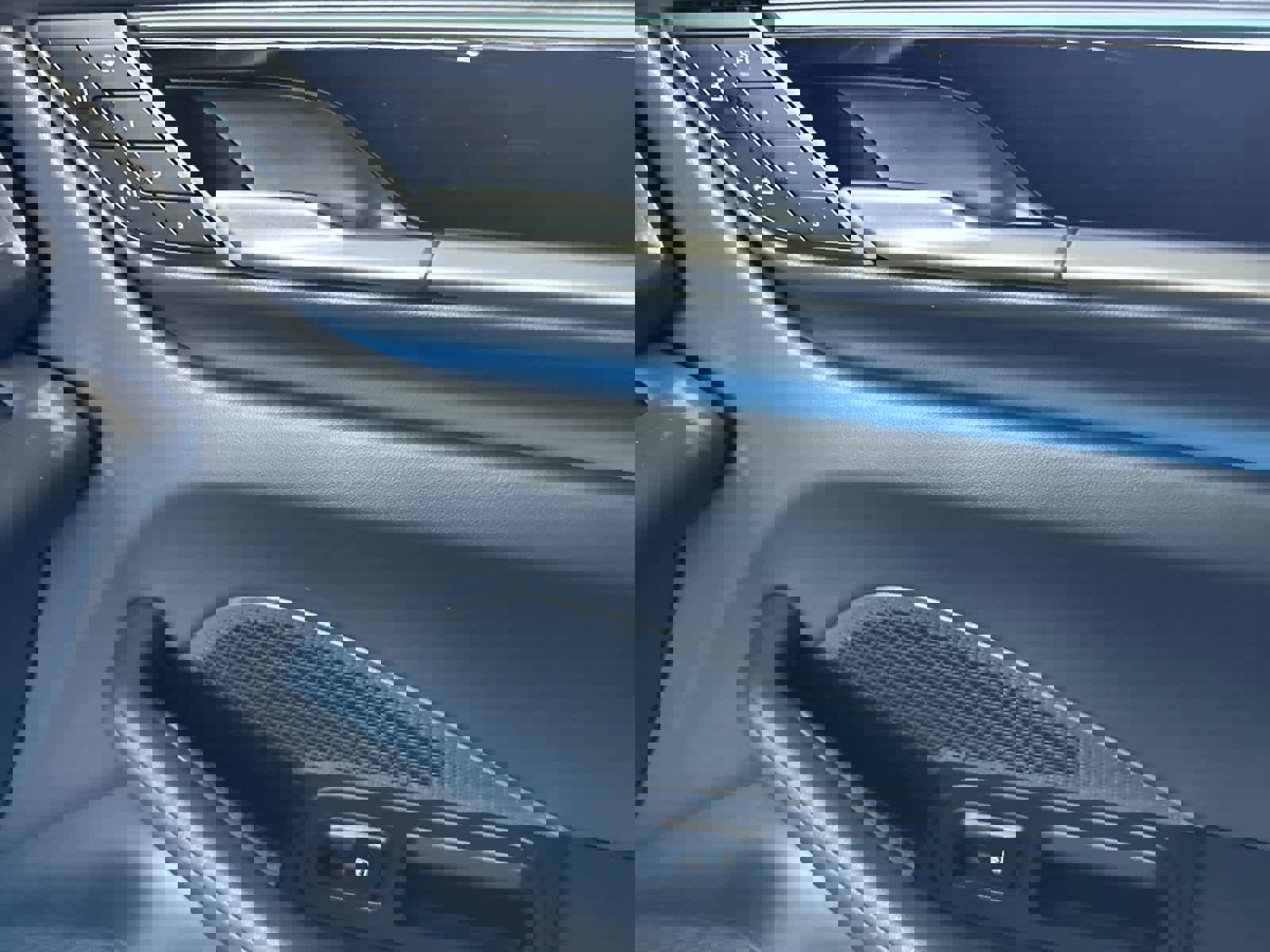 New 2026 Porsche Macan Electric image 19