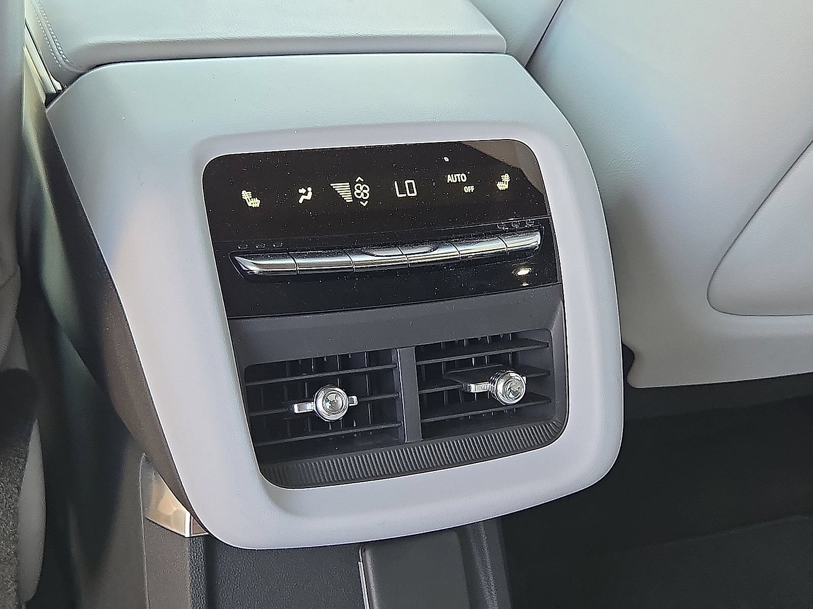 Used 2024 Cadillac Lyriq Sport AWD/4WD image 17