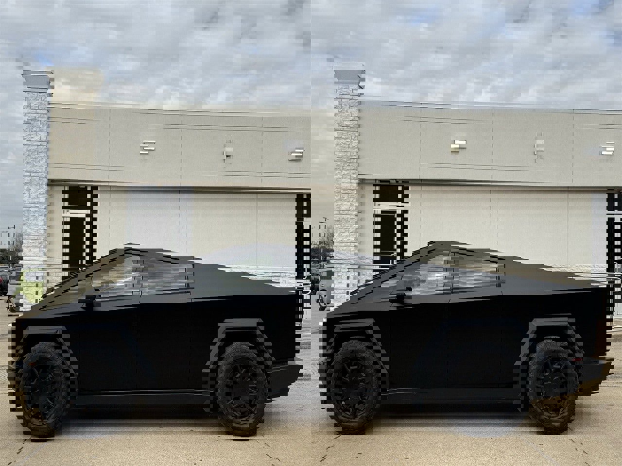 Used 2024 Tesla Cybertruck AWD Crew Cab image 7