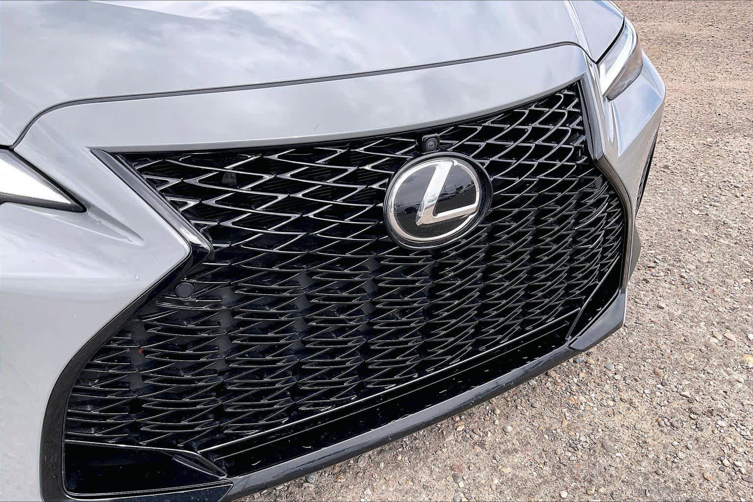 Used 2025 Lexus IS 350 F Sport w/ Navigation Package image 28
