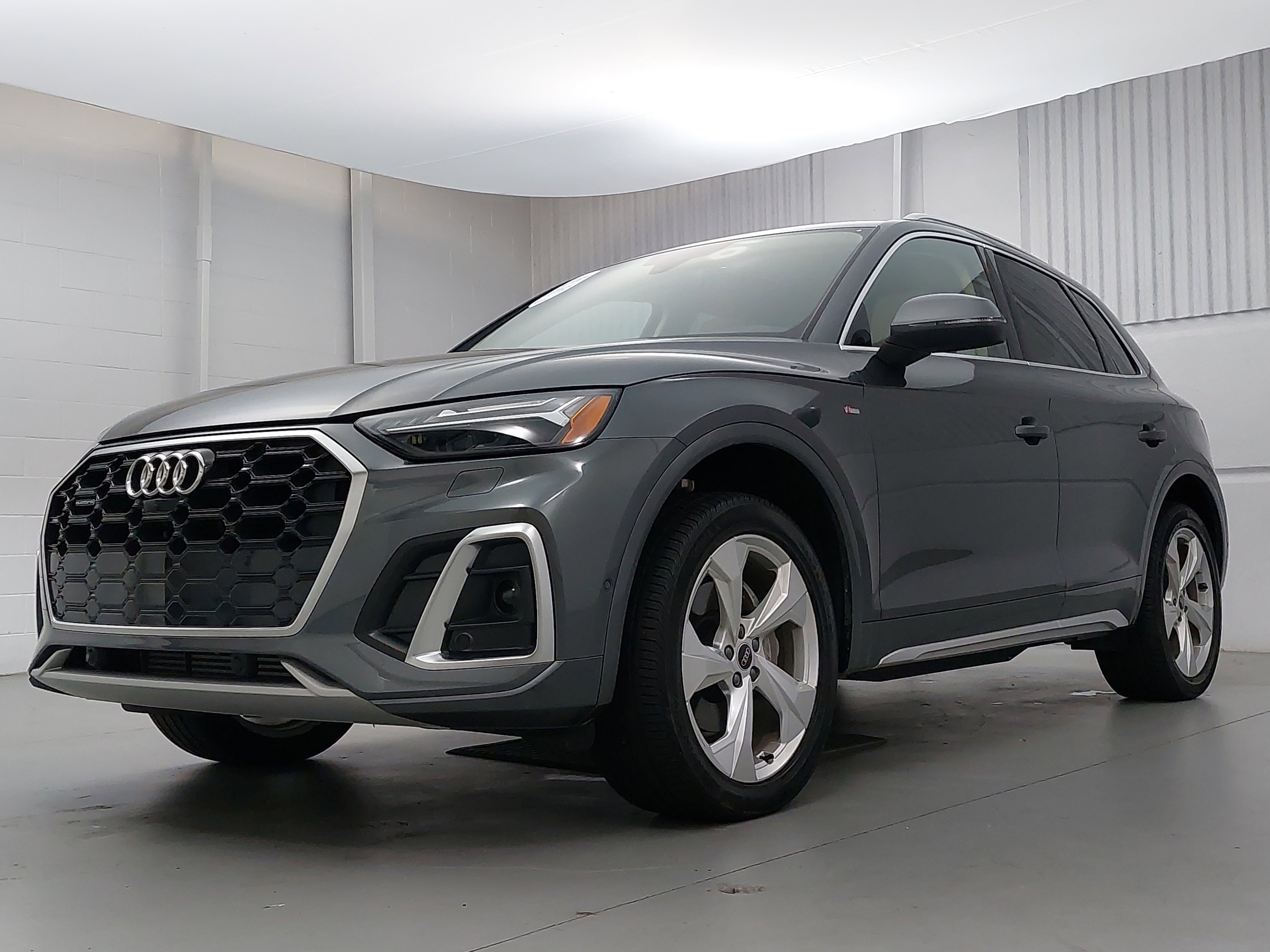 Used 2024 Audi Q5 2.0T Prestige