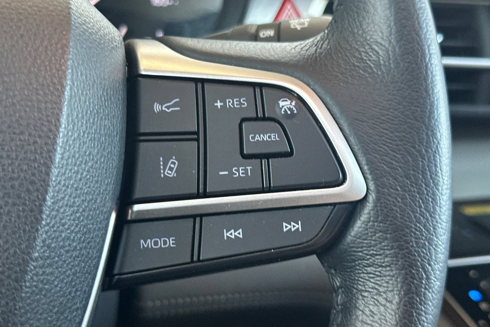 Certified 2022 Toyota Sienna XLE w/ XLE Plus Package FWD image 30