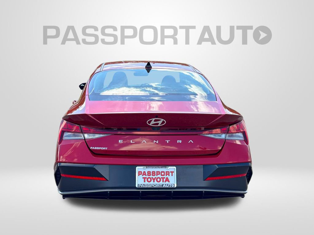 Used 2025 Hyundai Elantra SEL FWD image 7