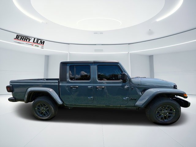 New 2025 Jeep Gladiator Sport image 2
