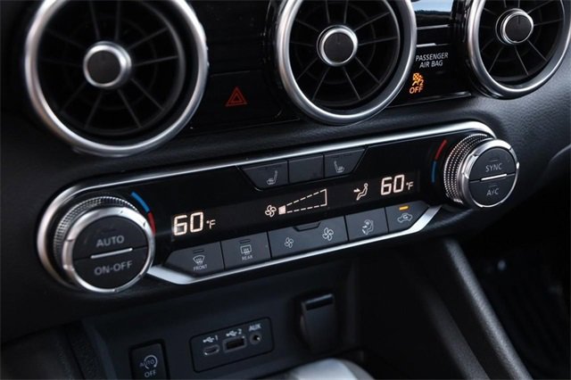 Certified 2025 Nissan Sentra SR image 16