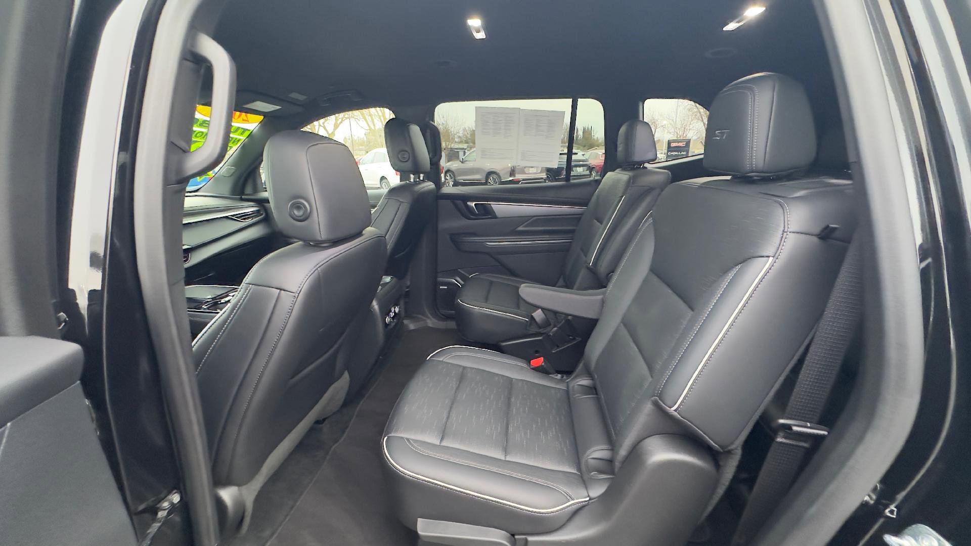 Used 2025 Buick Enclave Sport Touring image 10