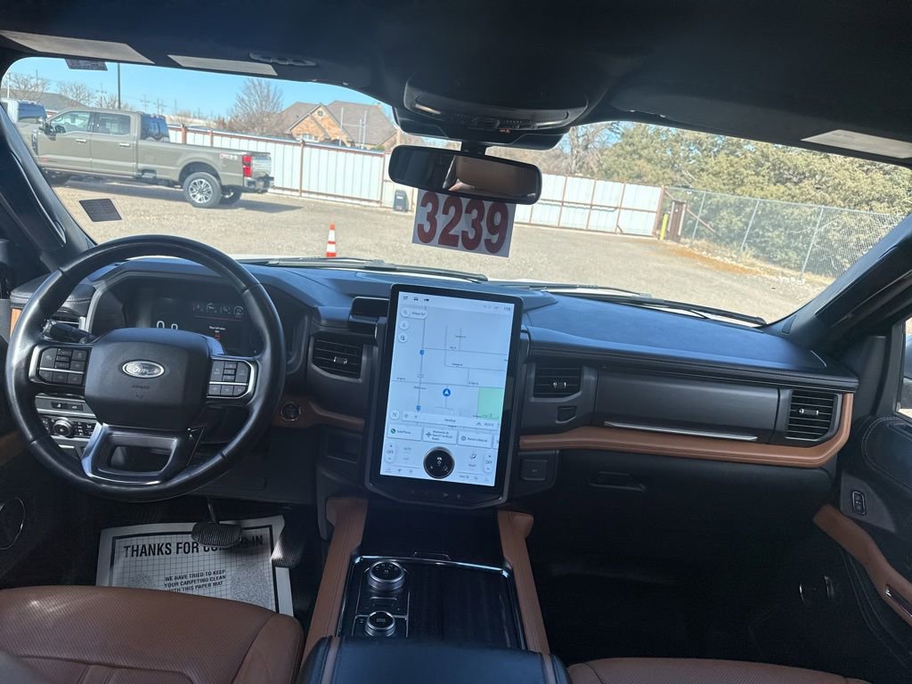 Used 2023 Ford Expedition Platinum image 10