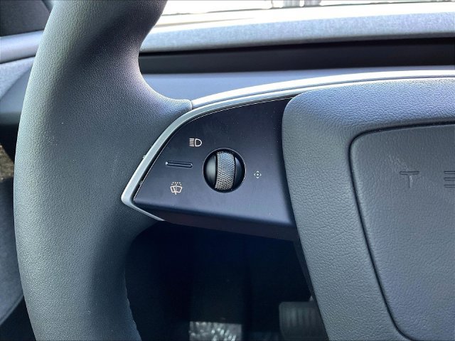 Used 2026 Tesla Model Y 2WD image 13
