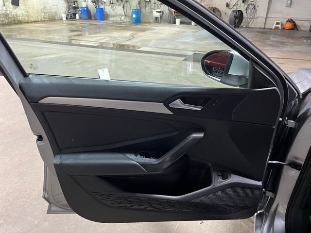 Used 2021 Volkswagen Jetta R-Line image 12