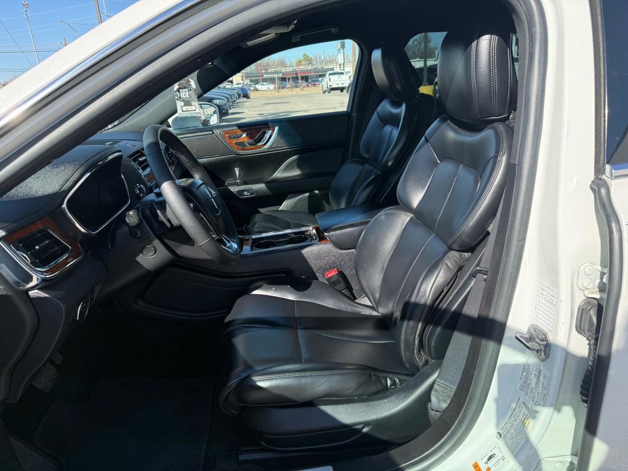 Used 2020 Lincoln Continental image 9