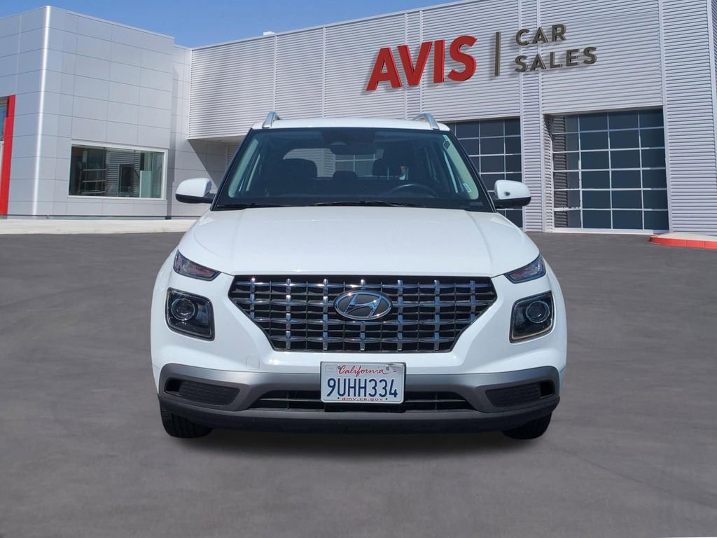 Used 2025 Hyundai Venue SEL FWD image 2