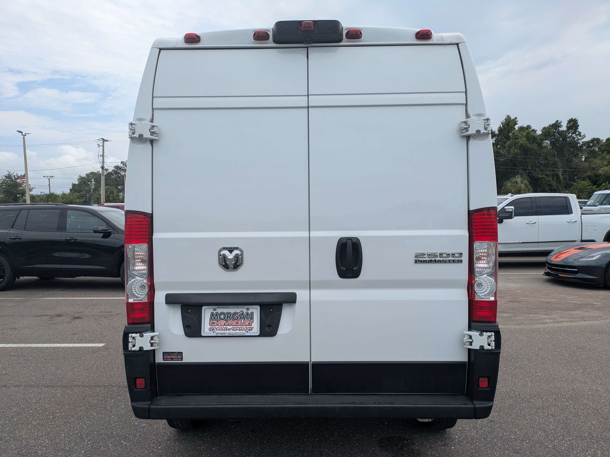 Used 2025 RAM ProMaster 2500 w/ Convenience Group FWD image 4