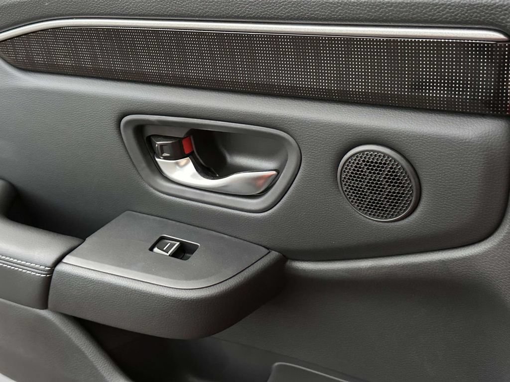 Used 2023 Honda Pilot Elite image 23