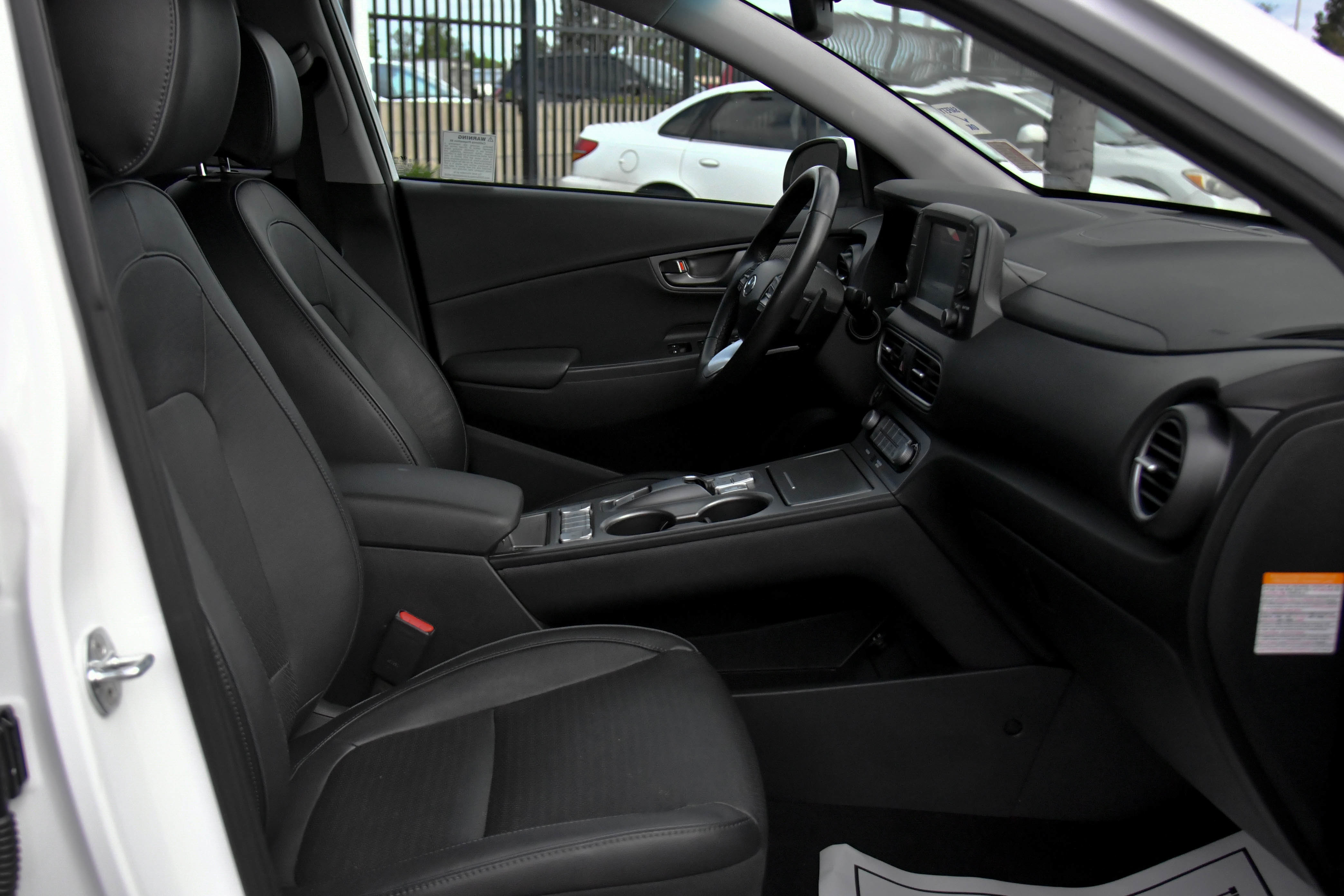 Used 2021 Hyundai Kona Limited image 44