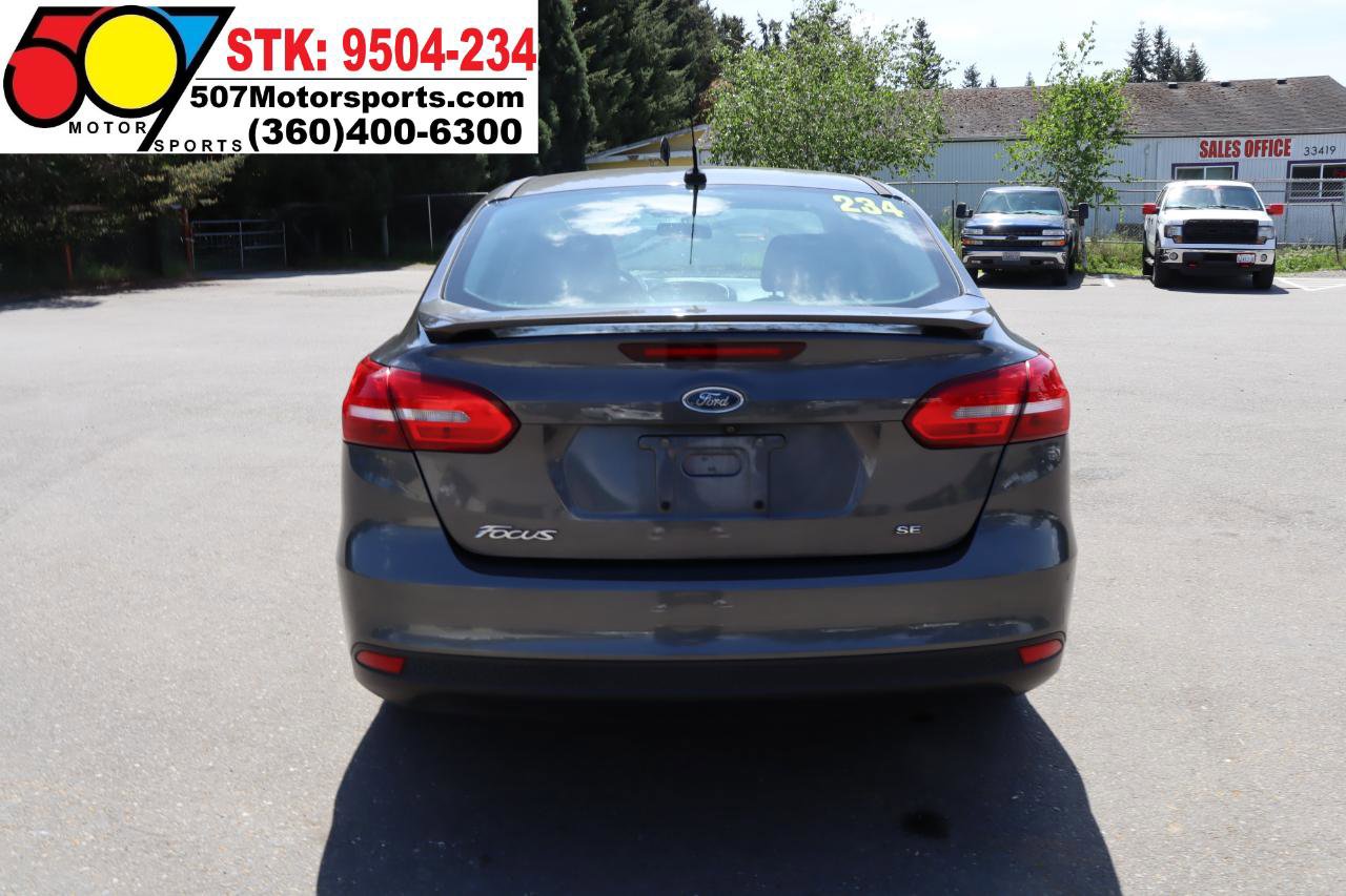 Used 2015 Ford Focus SE w/ Equipment Group 201A FWD image 7