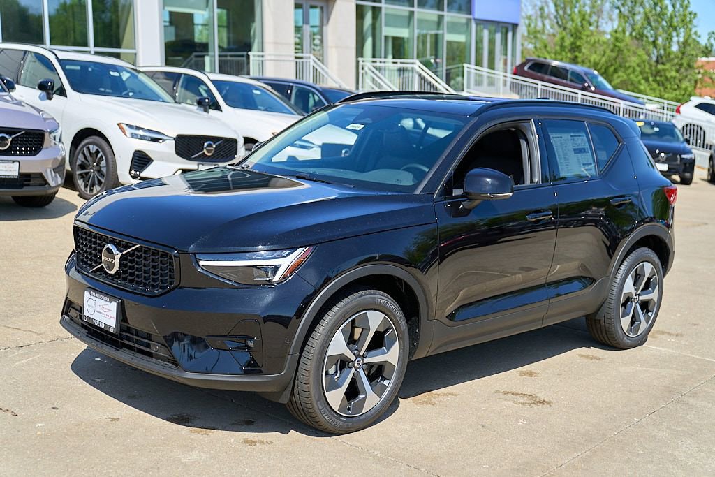 New 2026 Volvo XC40 B5 Plus AWD/4WD image 6