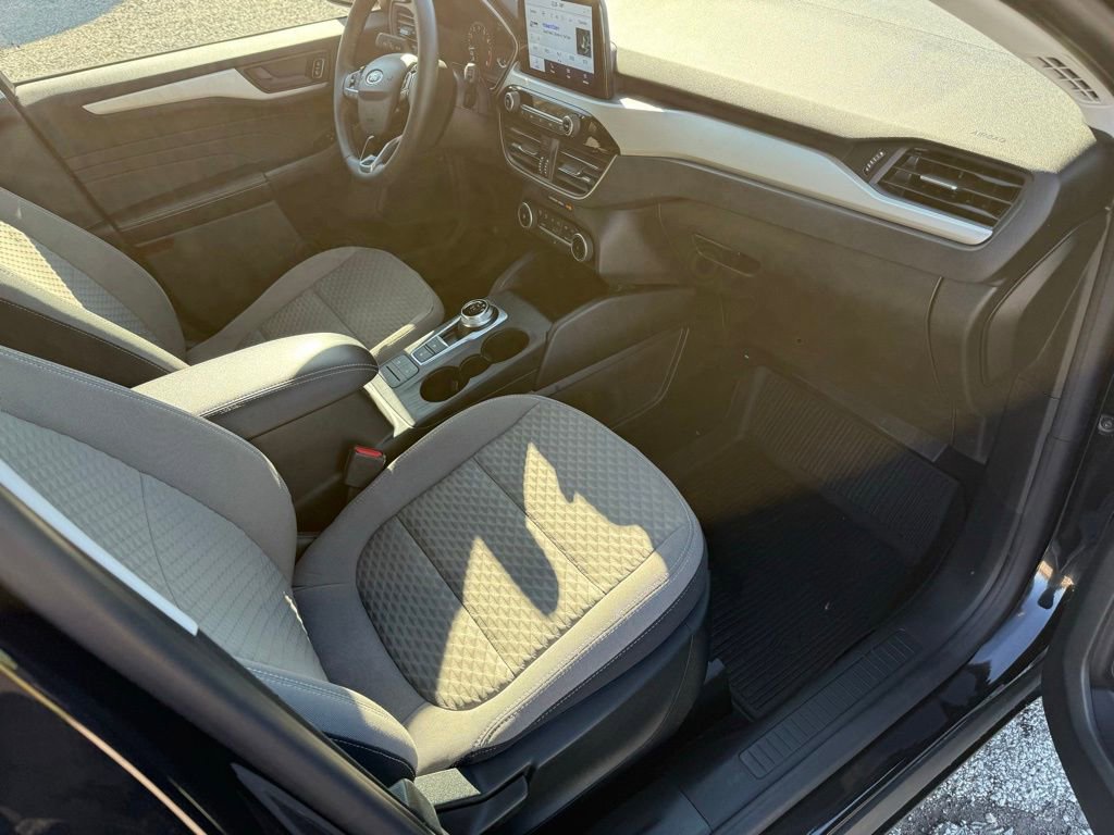 Used 2022 Ford Escape SE w/ Cold Weather Package image 41