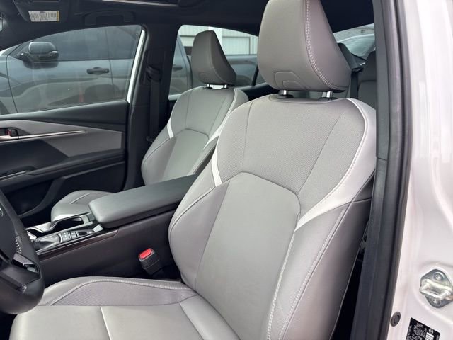 Used 2025 Toyota Camry SE w/ Multimedia Upgrade Package FWD image 18
