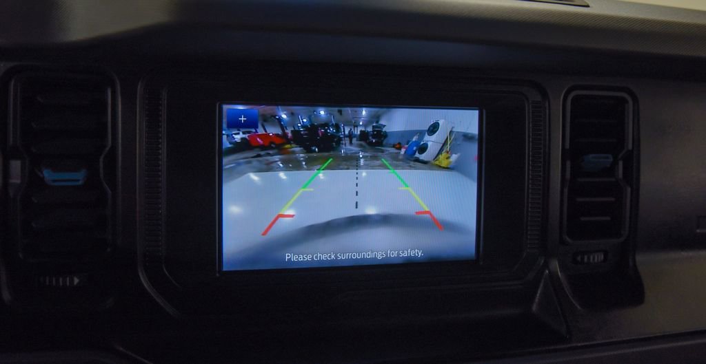 Used 2021 Ford Bronco Black Diamond image 17