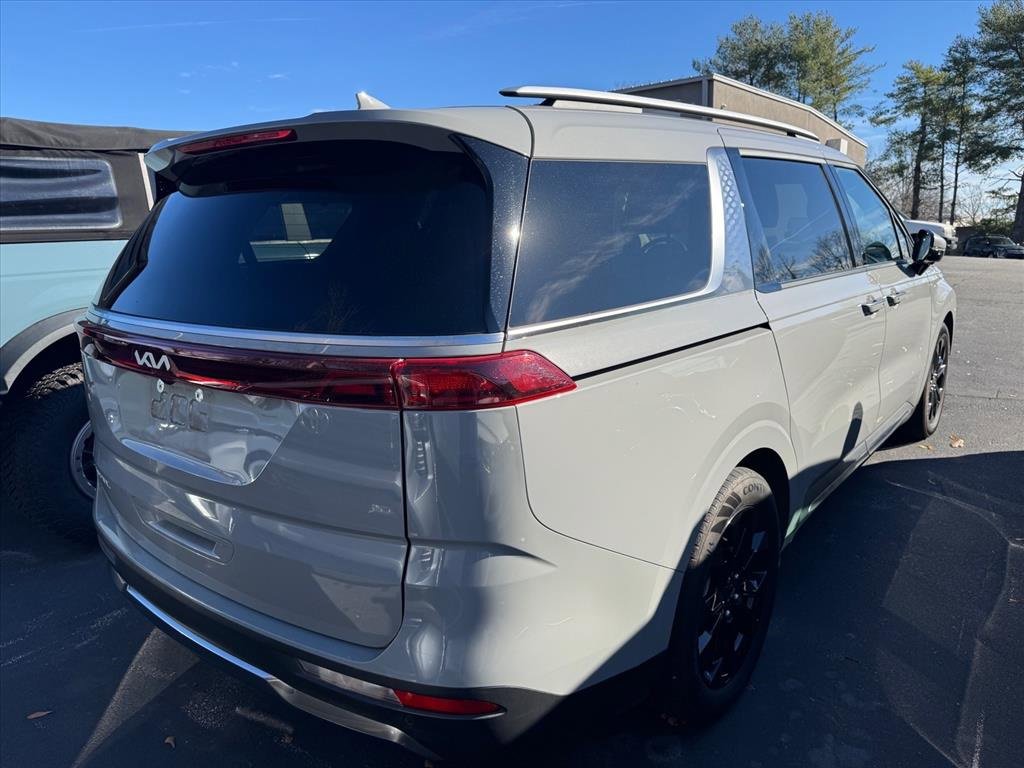 Certified 2024 Kia Carnival SX image 4