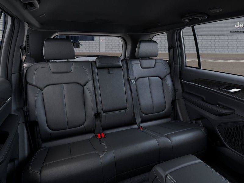 New 2025 Jeep Grand Cherokee Limited AWD/4WD image 15
