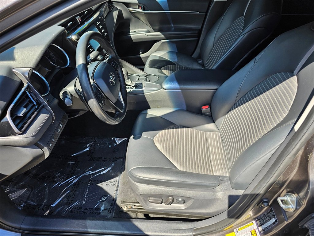 Used 2020 Toyota Camry SE image 16