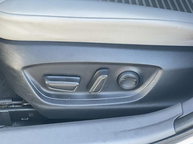 Used 2023 Toyota Camry SE image 19