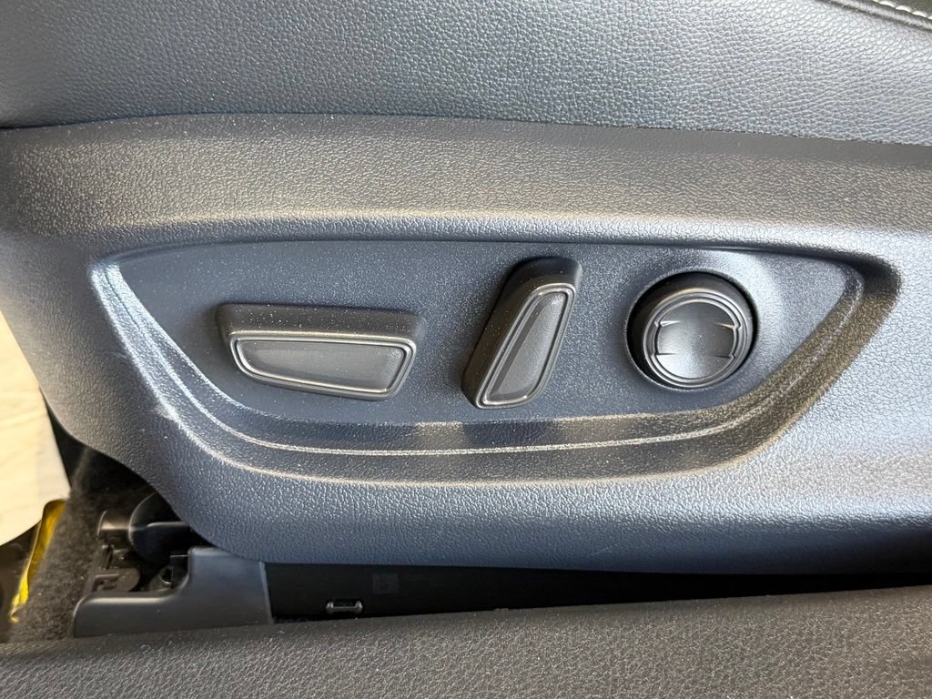 Used 2026 Toyota Camry SE FWD image 22
