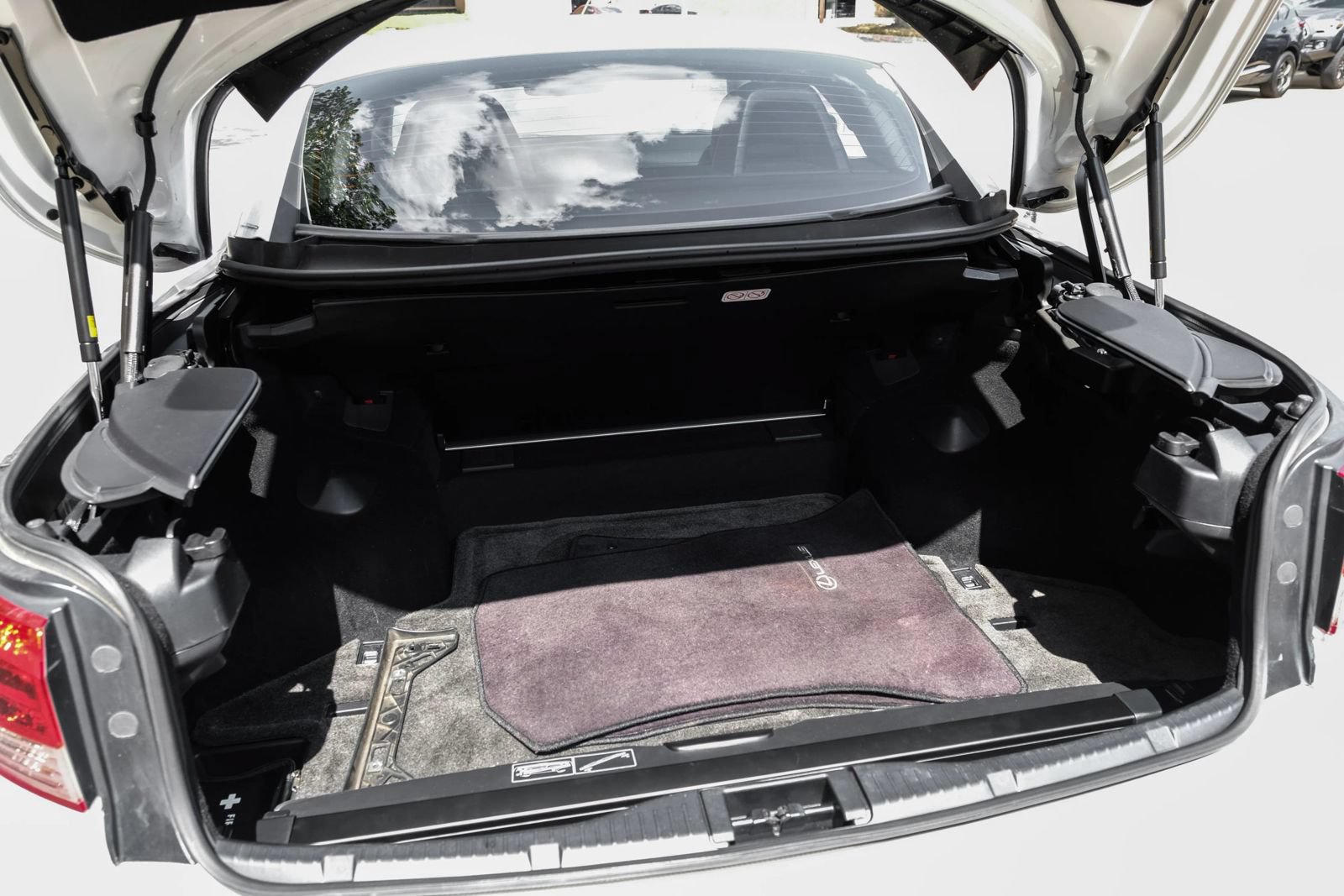 Used 2013 Lexus IS 250C RWD image 38