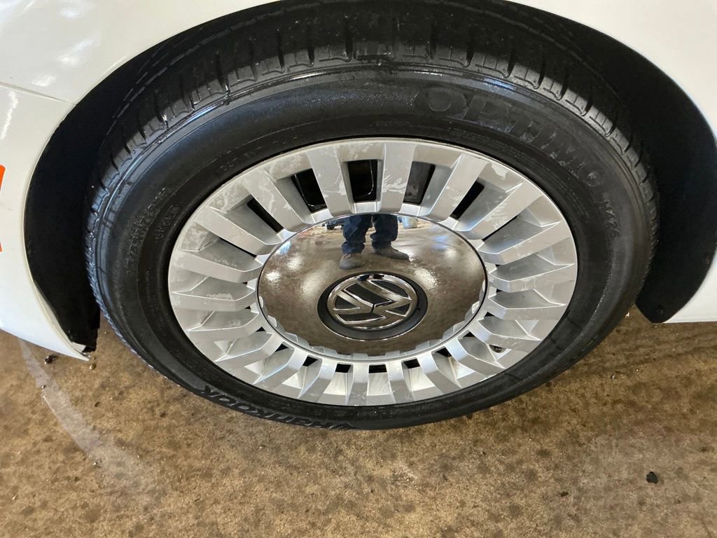 Used 2013 Volkswagen Beetle 2.5 image 11