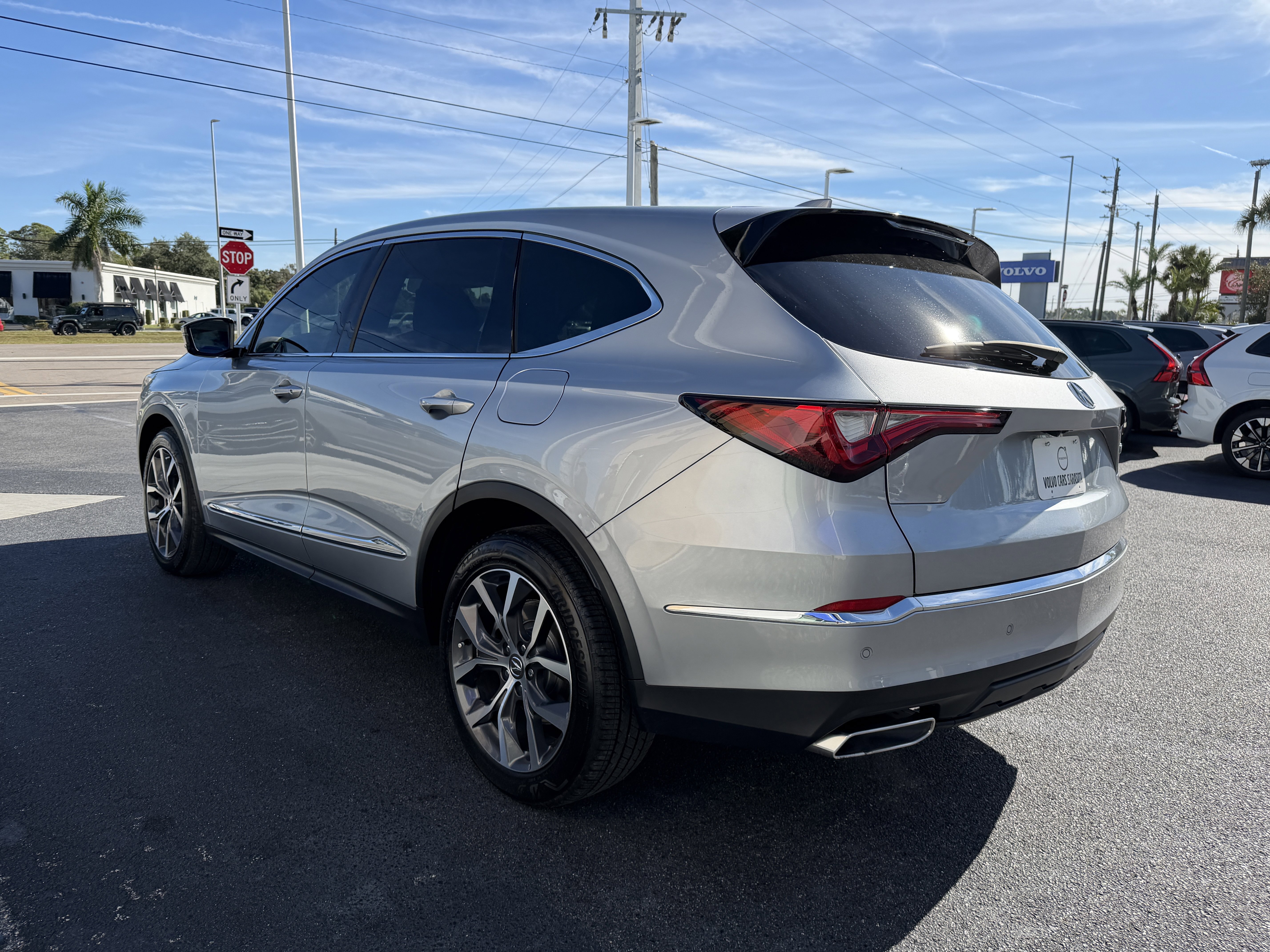 Used 2023 Acura MDX FWD w/ Technology Package image 5