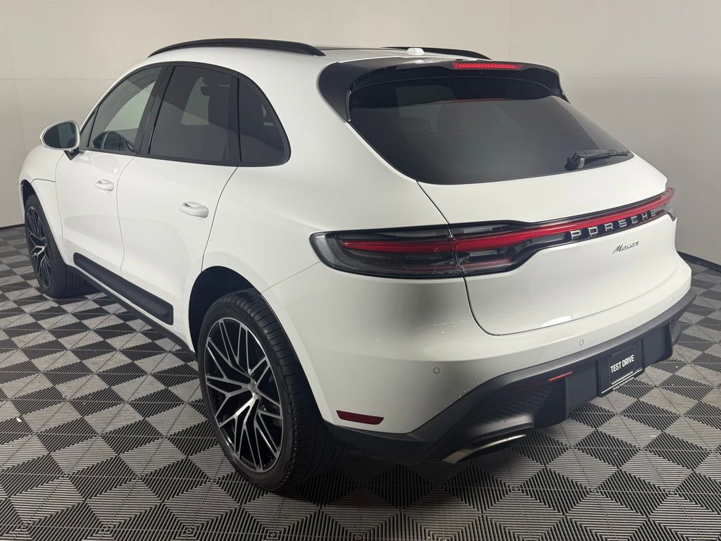 New 2026 Porsche Macan image 3