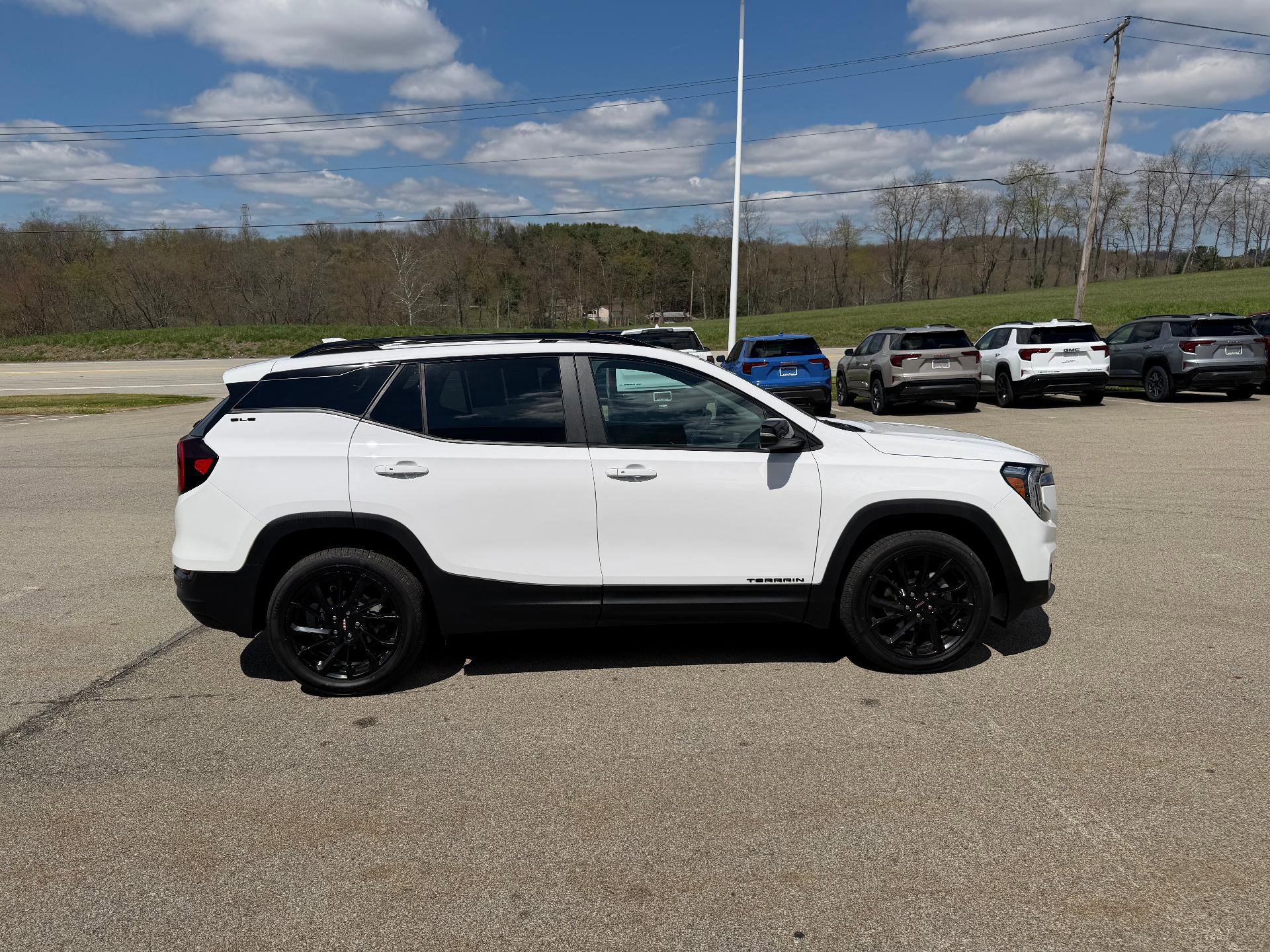 Used 2023 GMC Terrain SLE w/ Driver Convenience Package image 7