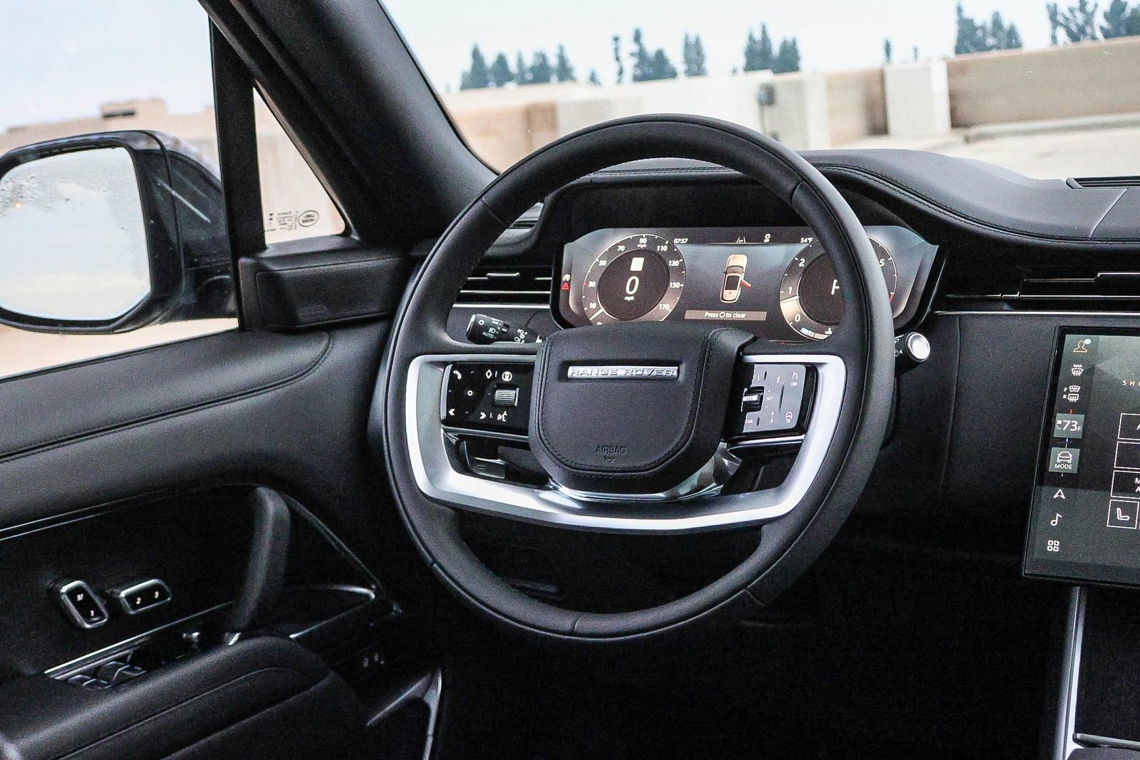 New 2025 Land Rover Range Rover Long Wheelbase SE image 28