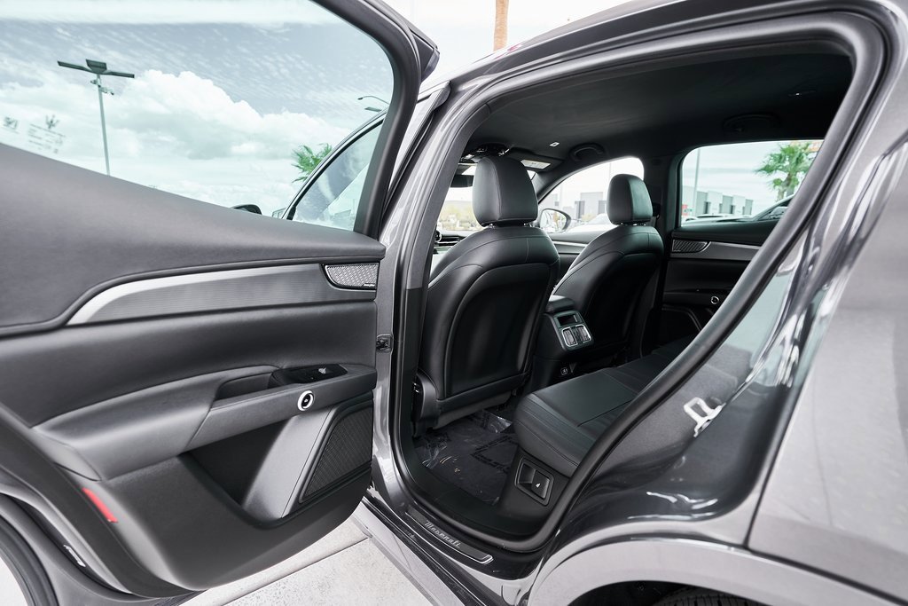 Used 2023 Maserati Grecale GT image 18
