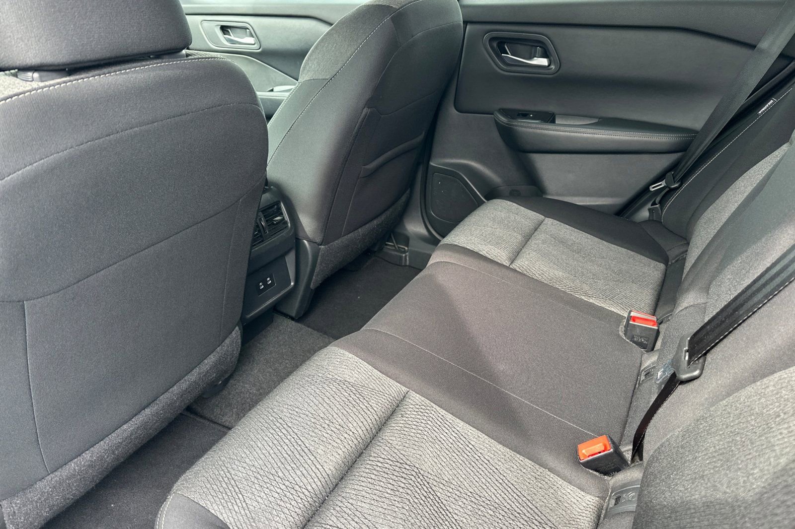 Certified 2024 Nissan Rogue SV image 13