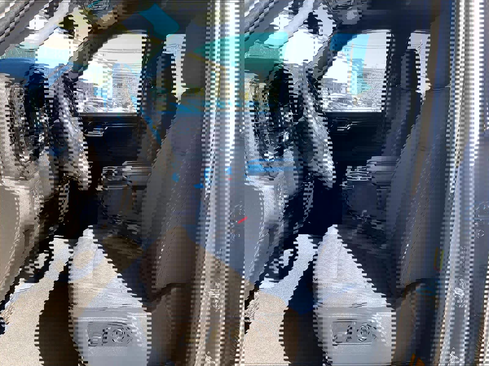 Used 2023 Chevrolet Silverado 1500 LT image 10