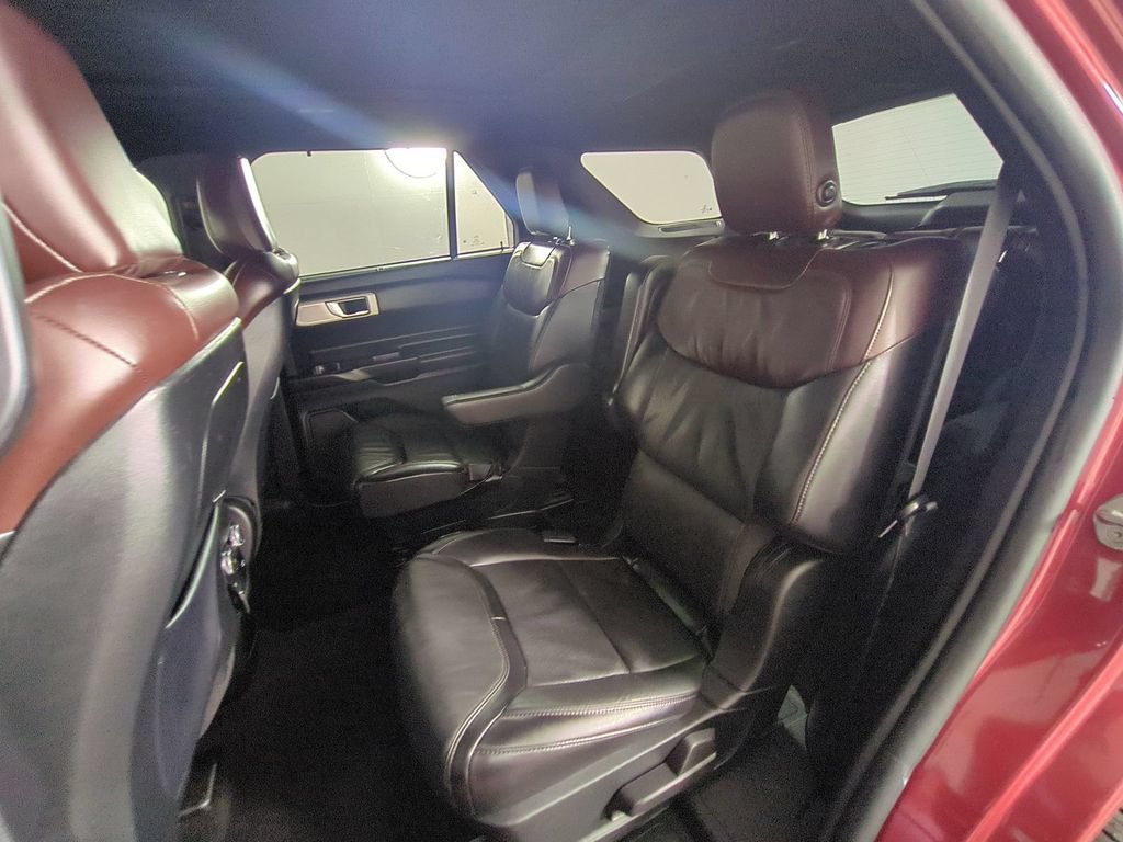 Used 2020 Ford Explorer Platinum w/ Premium Technology Package AWD/4WD image 17