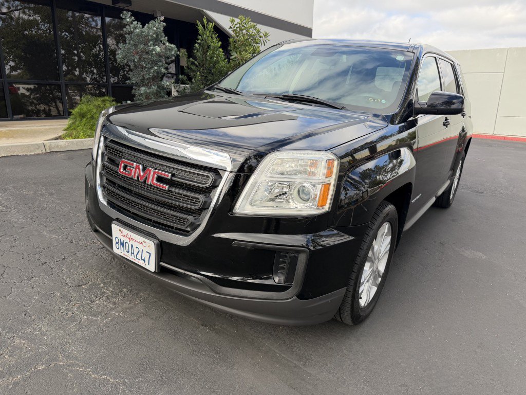 Used 2017 GMC Terrain SLE FWD image 1