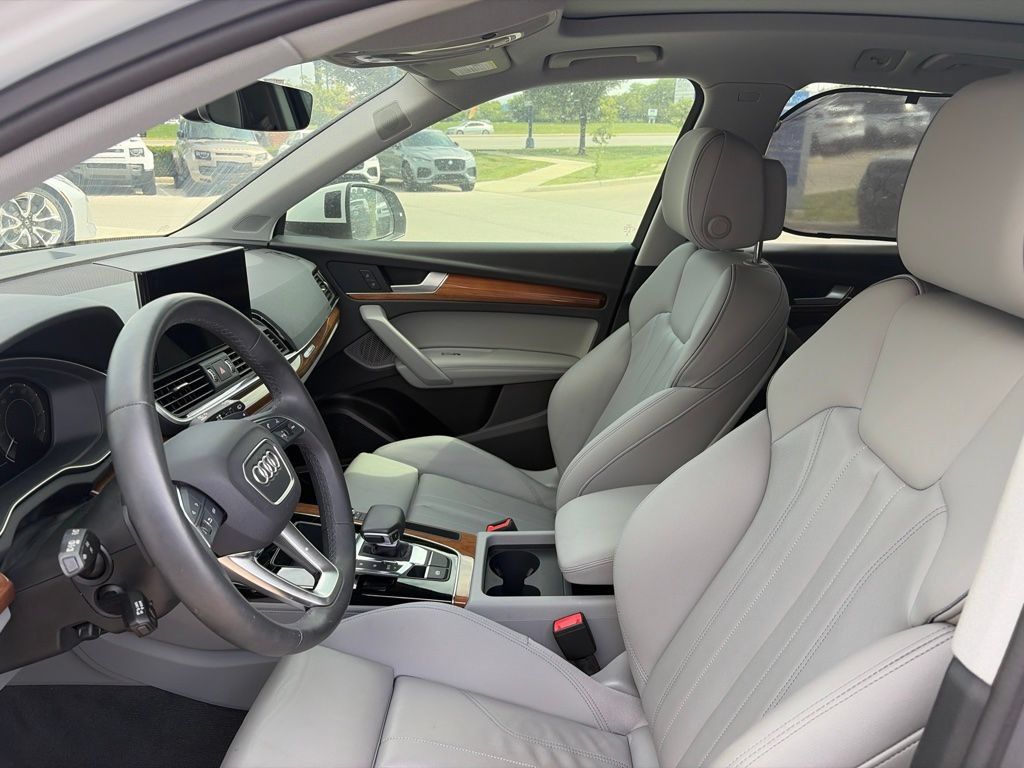 Used 2024 Audi Q5 e Premium Plus AWD/4WD image 14