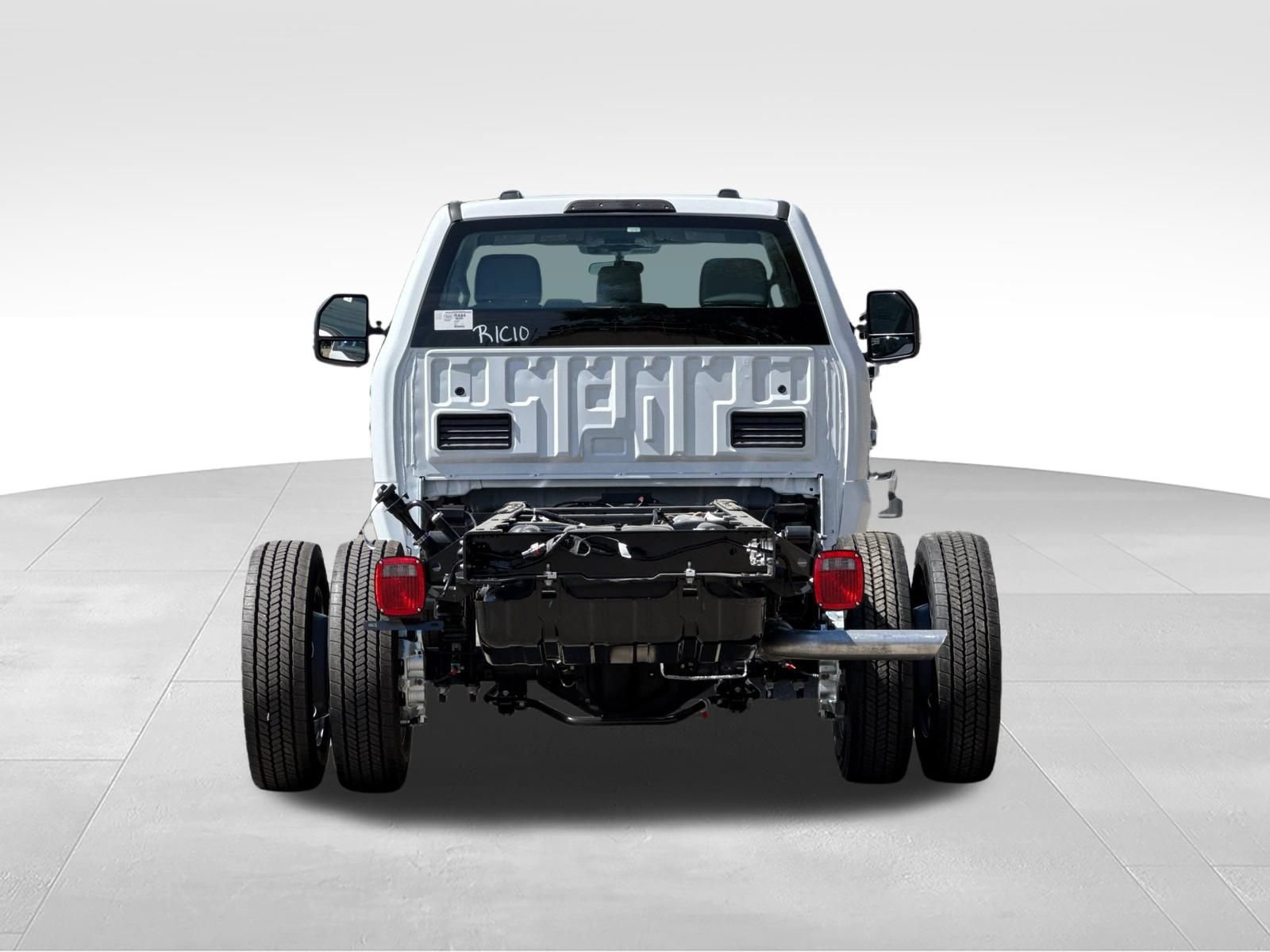New 2026 Ford F550 2WD Regular Cab Super Duty w/ XL Chrome Package image 4