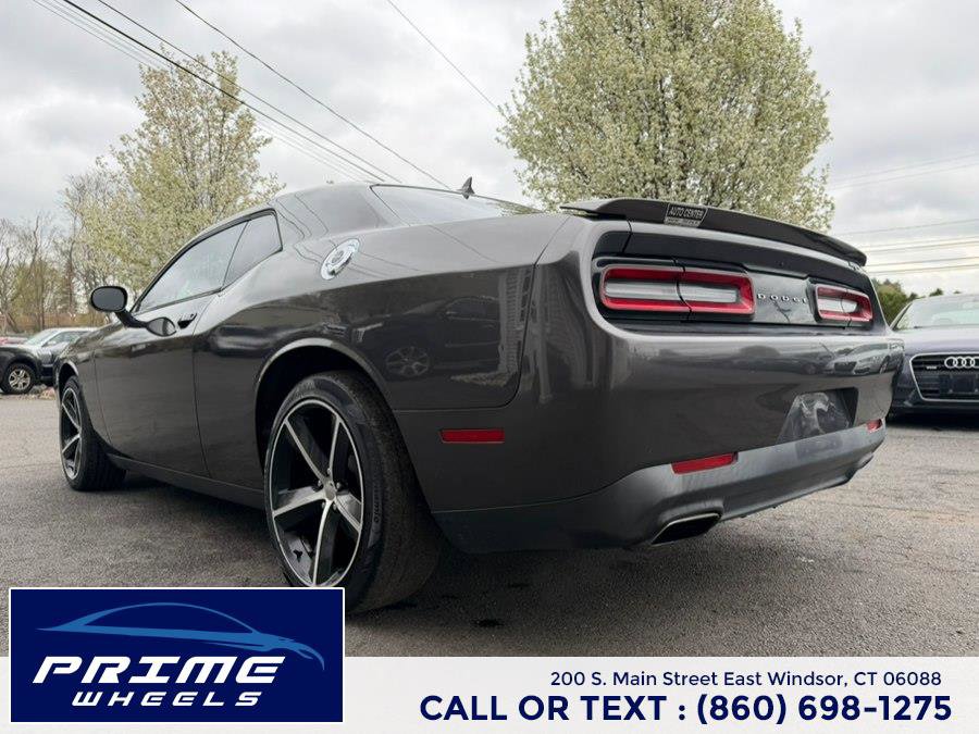 Used 2015 Dodge Challenger SXT w/ Super Sport Group (SS/T) RWD image 5