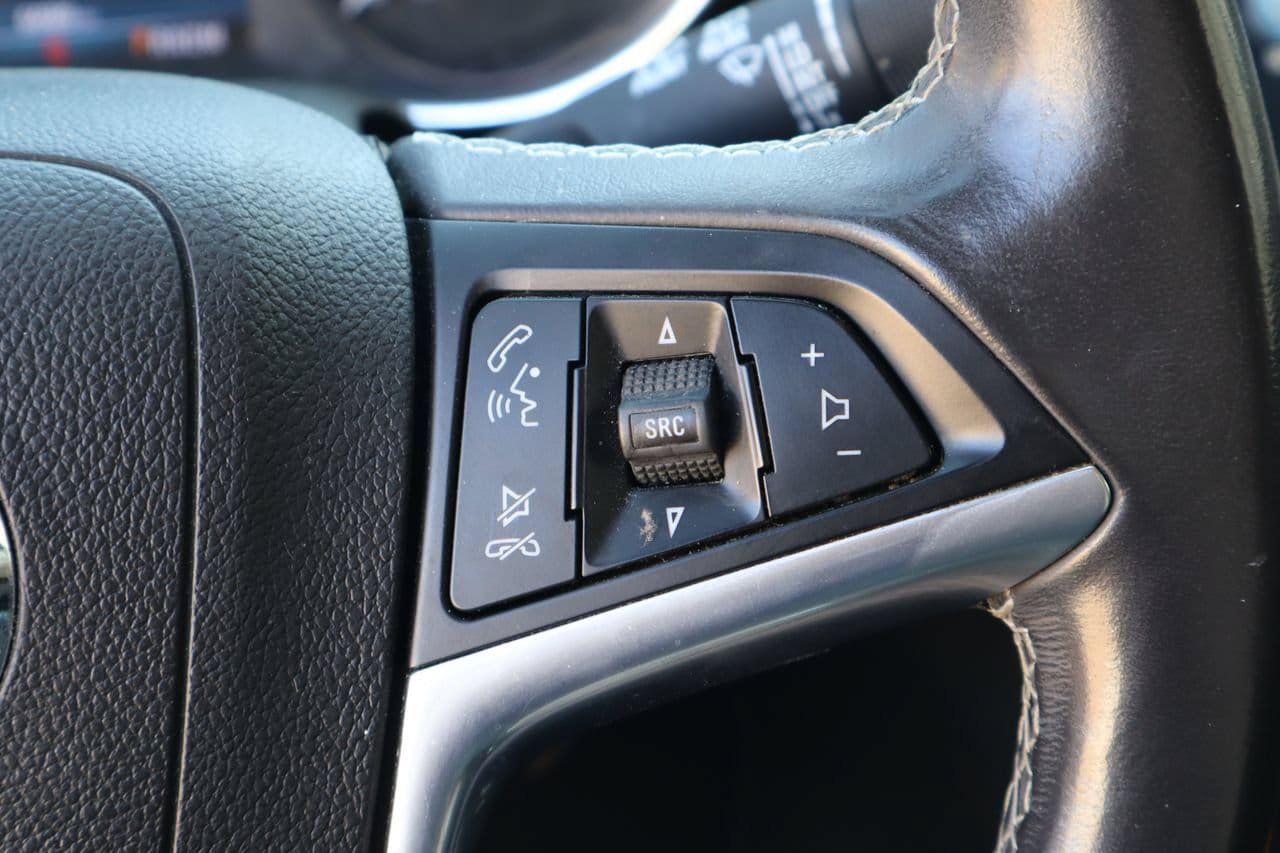 Used 2020 Buick Encore Preferred FWD image 12