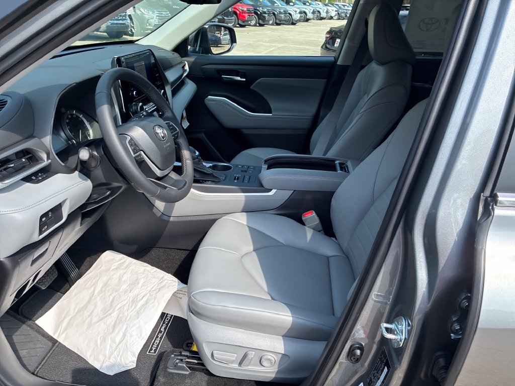 New 2026 Toyota Highlander XLE AWD/4WD image 15