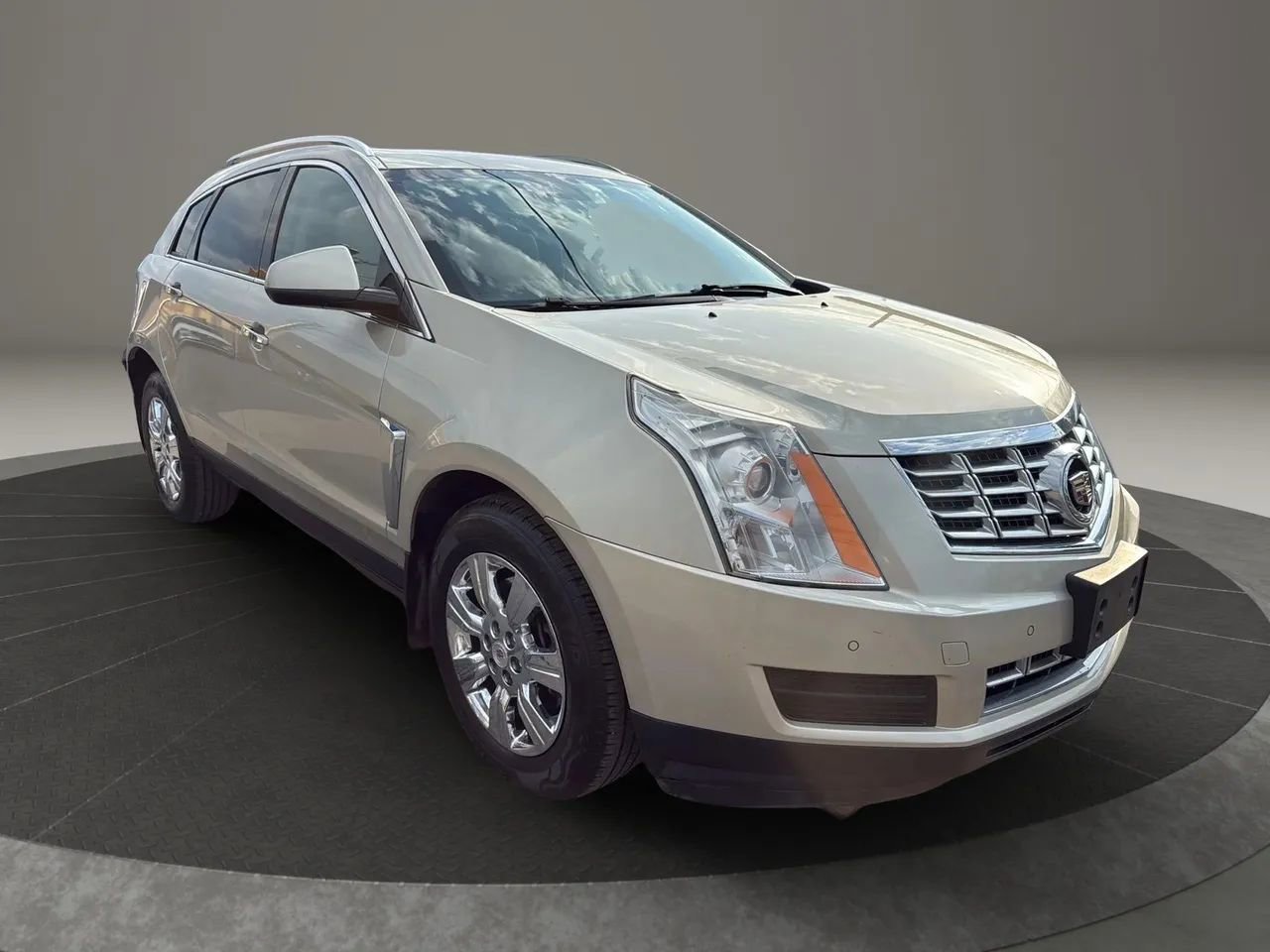 Used 2015 Cadillac SRX Luxury w/ Driver Awareness Package image 3