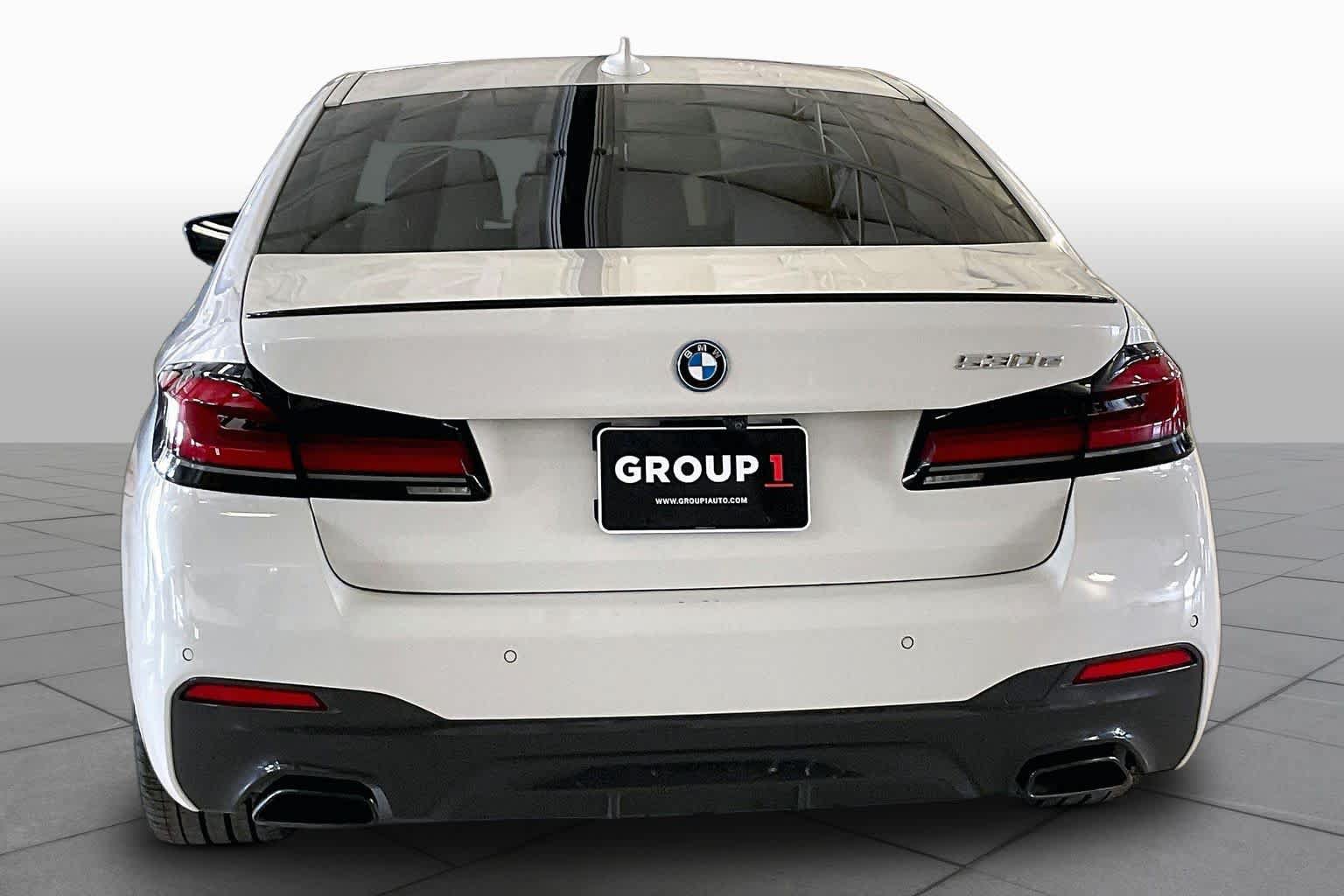 Used 2023 BMW 530e w/ M Sport Package RWD image 4