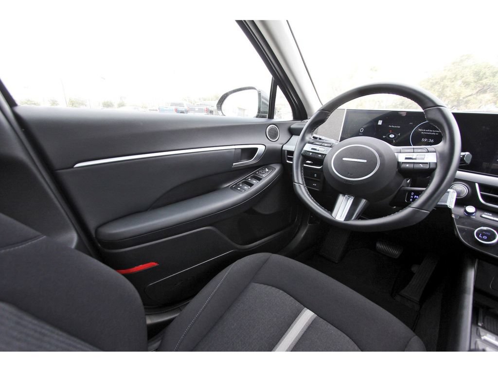 Used 2025 Hyundai Sonata SEL FWD image 9
