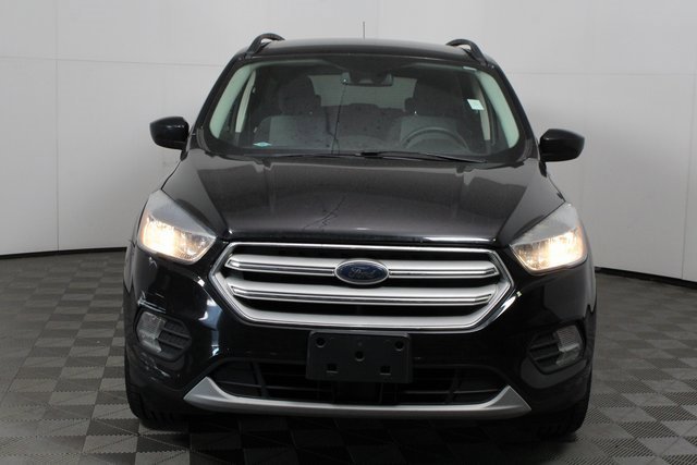 Used 2018 Ford Escape SE w/ Ford Safe & Smart Package image 2
