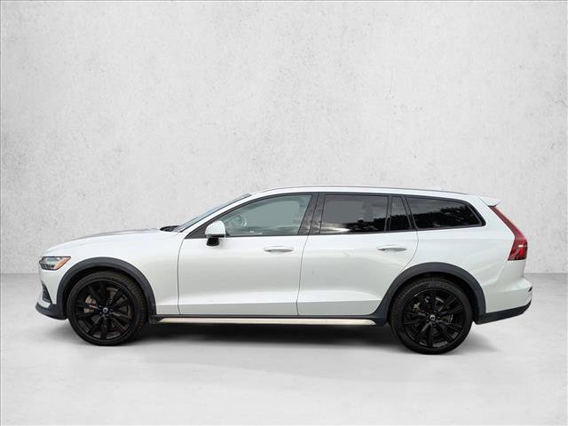Used 2020 Volvo V60 T5 Cross Country w/ Protection Package Premier image 8